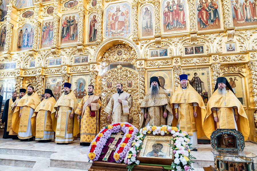 Божественная литургия в соборе Всемилостивого Спаса Вознесенской Давидовой пустыни